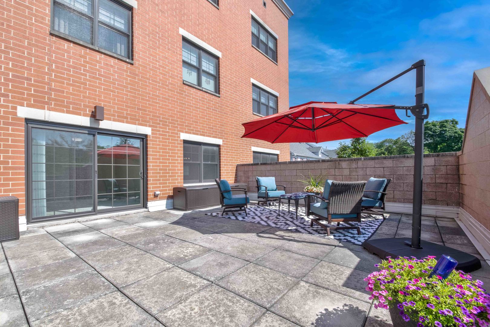 14 S Prospect Street #211, Roselle, IL 60172