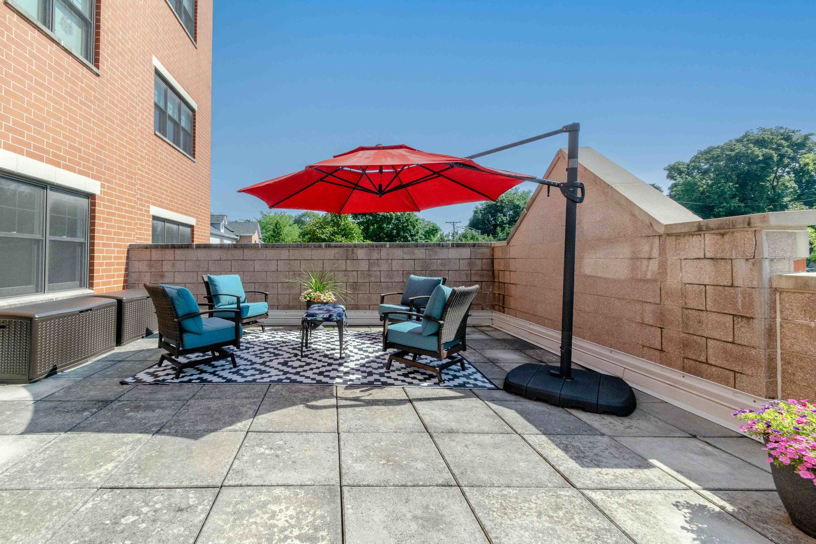 14 S Prospect Street #211, Roselle, IL 60172