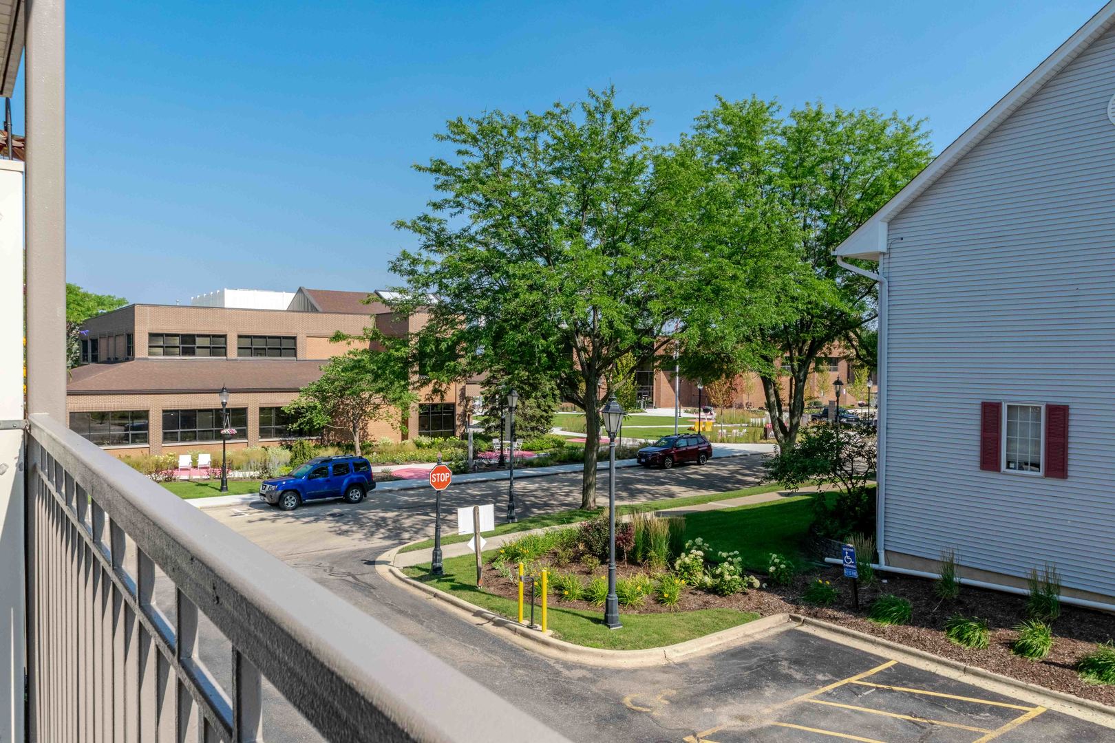 14 S Prospect Street #211, Roselle, IL 60172
