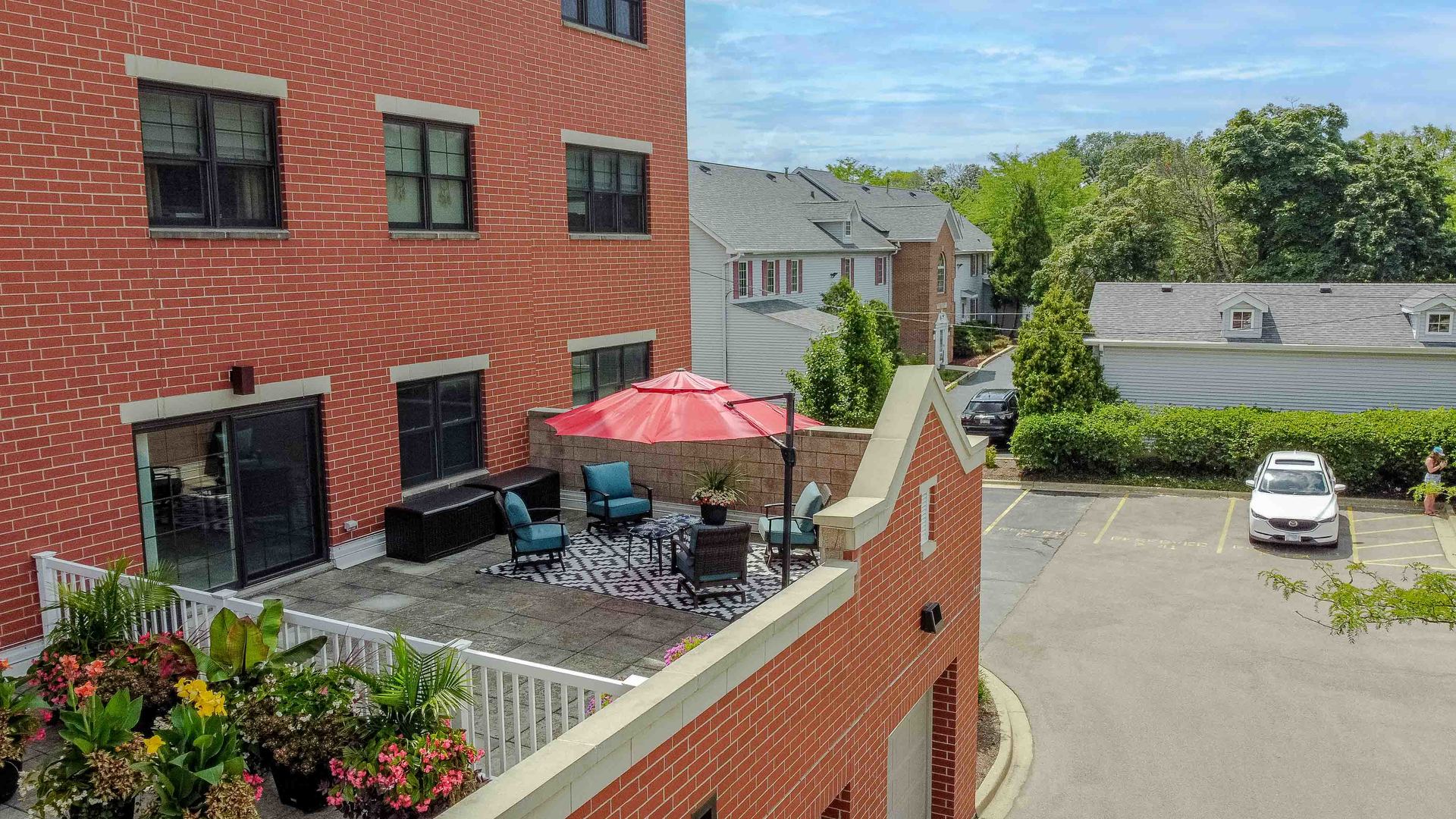 14 S Prospect Street #211, Roselle, IL 60172