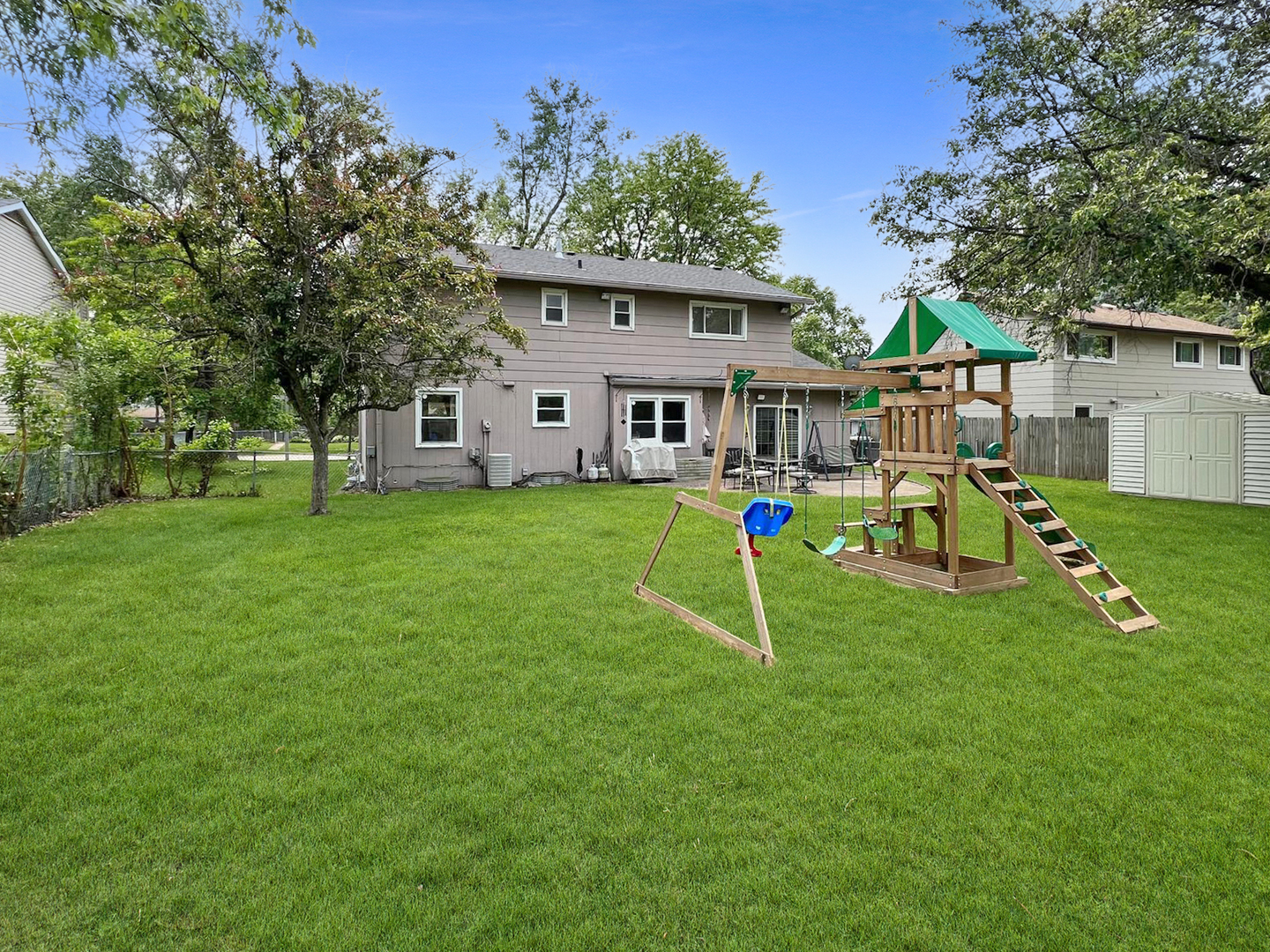 4400 Waubansie Lane, Lisle, IL 60532