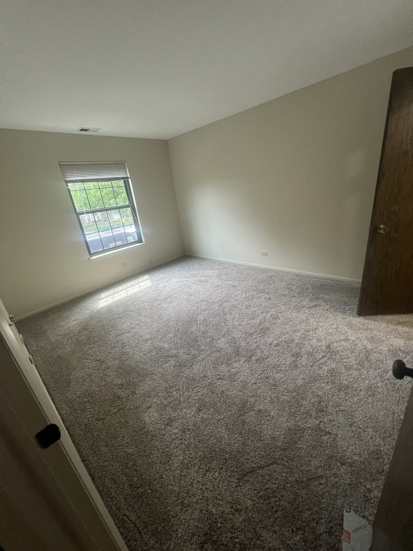 584 Williamsburg Court #C2, Wheeling, IL 60090