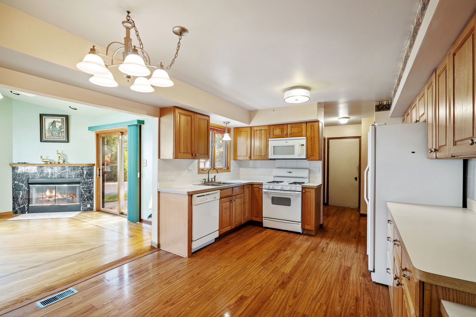 8459 Edelweiss Drive, Palos Park, IL 60464