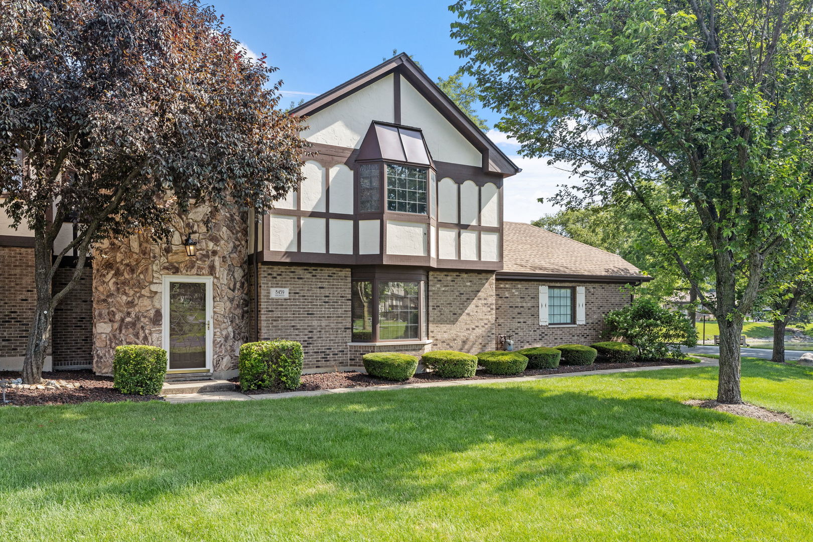 8459 Edelweiss Drive, Palos Park, IL 60464