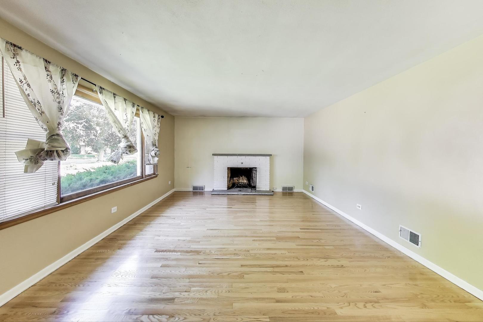 2113 Walnut Street, Waukegan, IL 60087