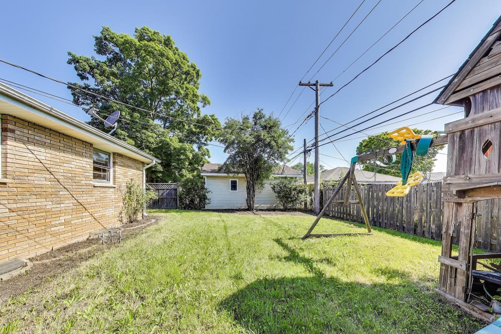 2113 Walnut Street, Waukegan, IL 60087