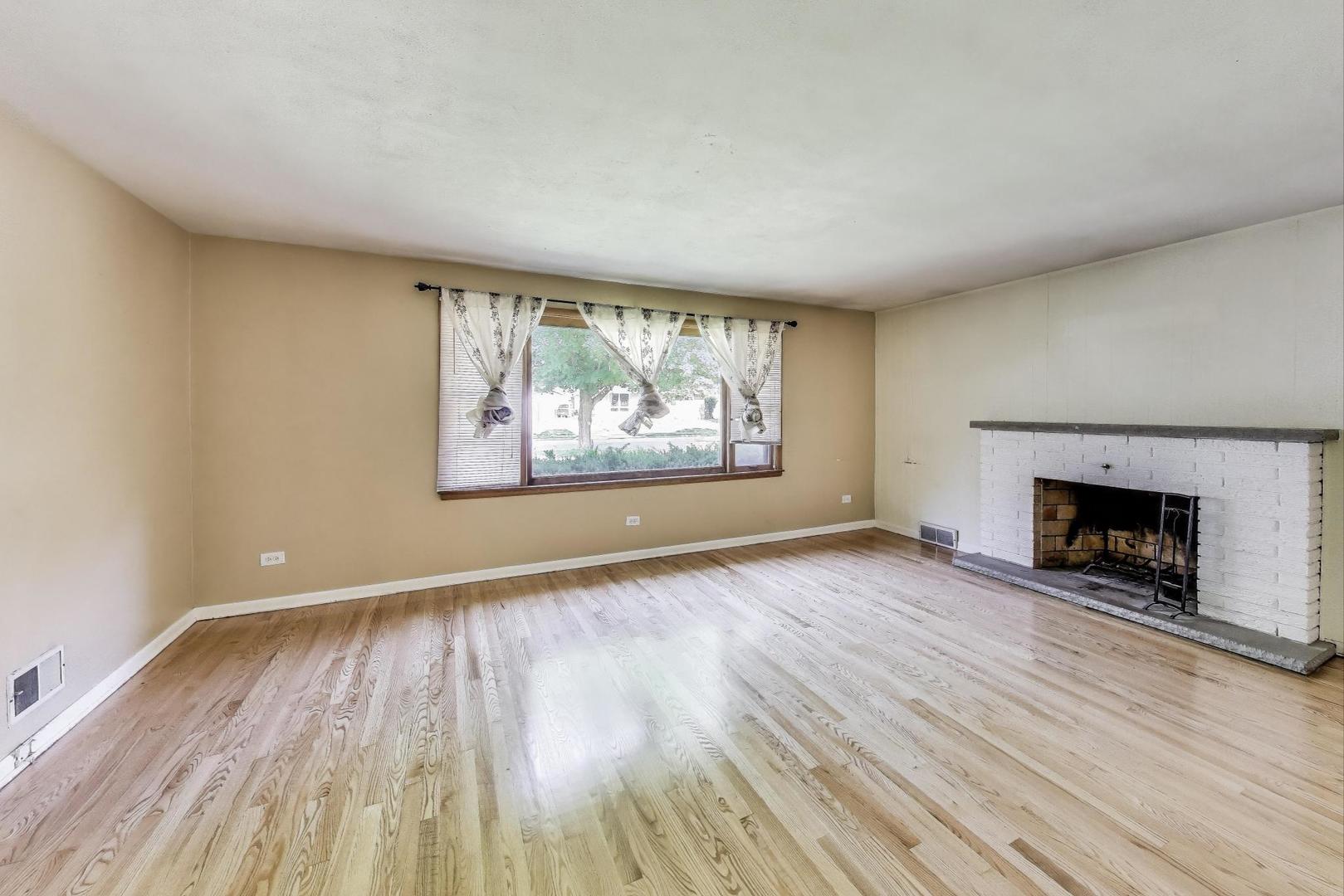 2113 Walnut Street, Waukegan, IL 60087