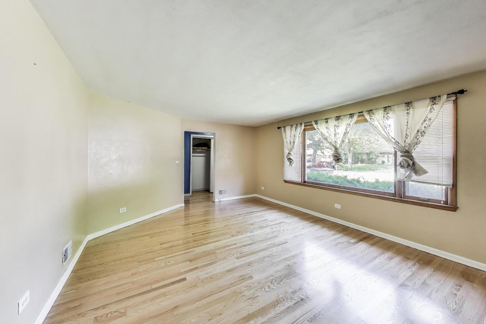 2113 Walnut Street, Waukegan, IL 60087