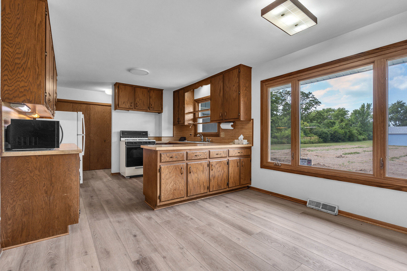 5724 W Pauling Road, Monee, IL 60449