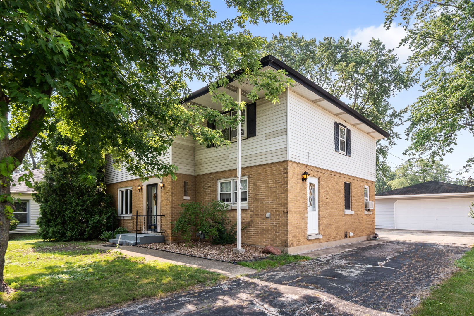 5113 W 79th Place, Burbank, IL 60459