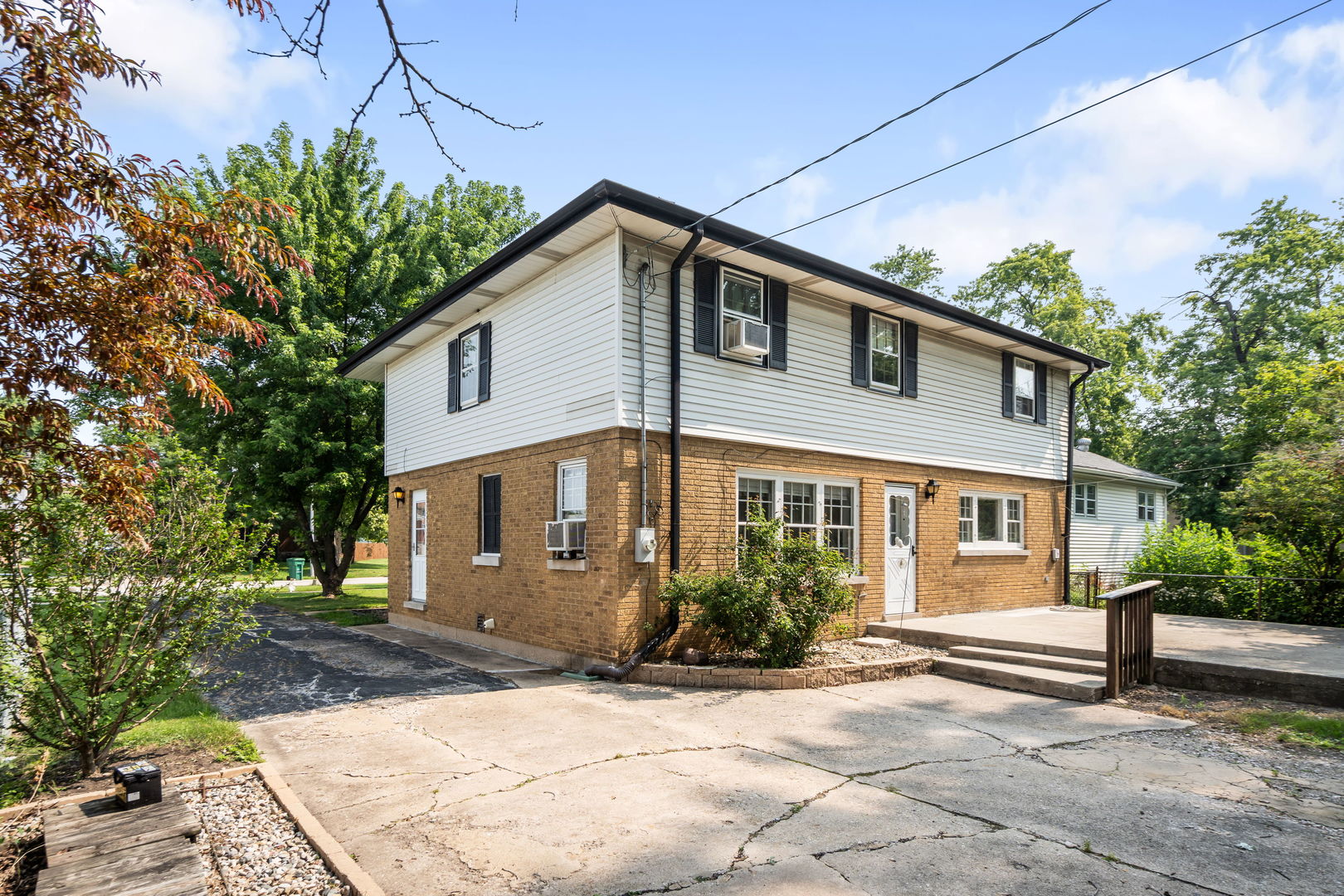 5113 W 79th Place, Burbank, IL 60459