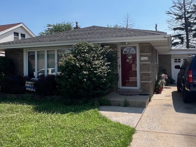 9523 S Kostner Avenue, Oak Lawn, IL 60453