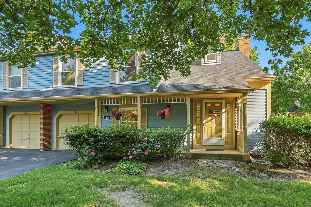 1404 Queensgreen Circle #1404, Naperville, IL 60563