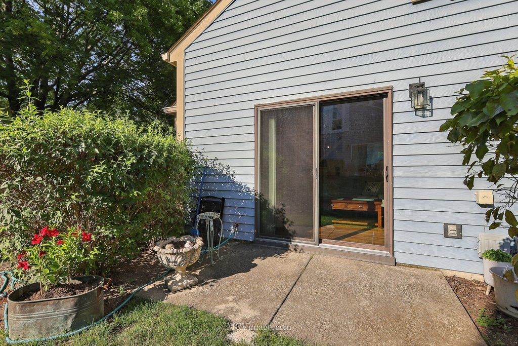 1404 Queensgreen Circle #1404, Naperville, IL 60563