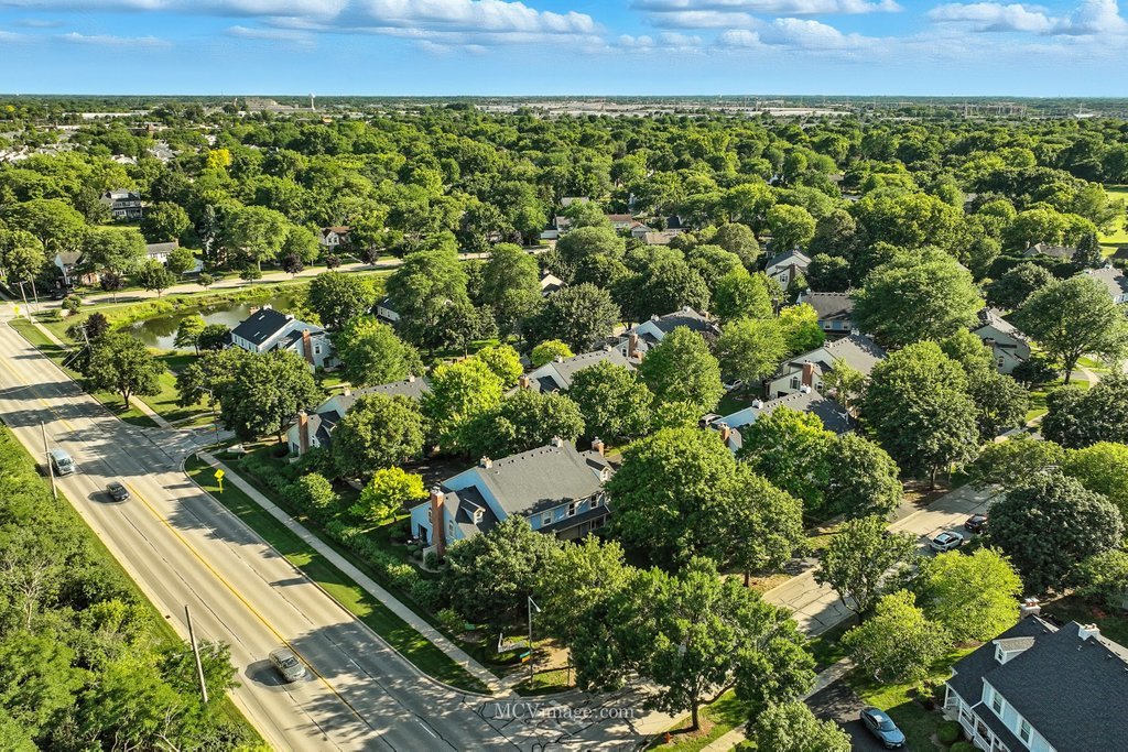 1404 Queensgreen Circle #1404, Naperville, IL 60563