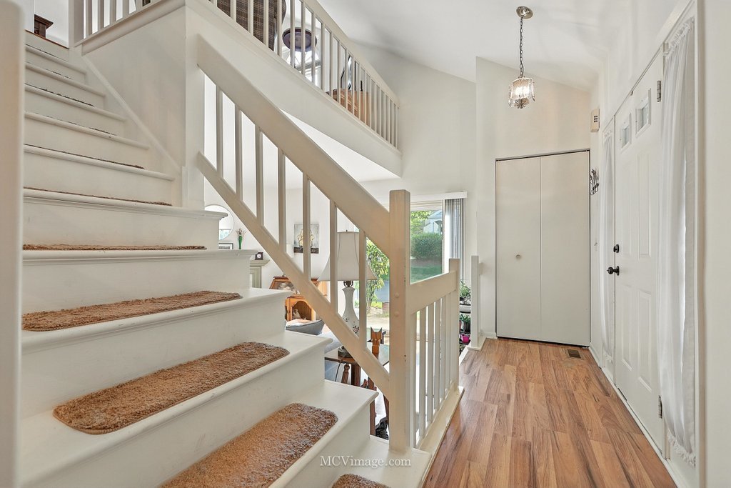 1404 Queensgreen Circle #1404, Naperville, IL 60563