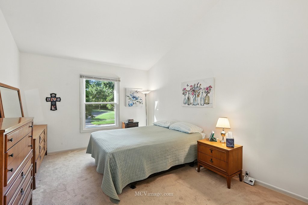 1404 Queensgreen Circle #1404, Naperville, IL 60563