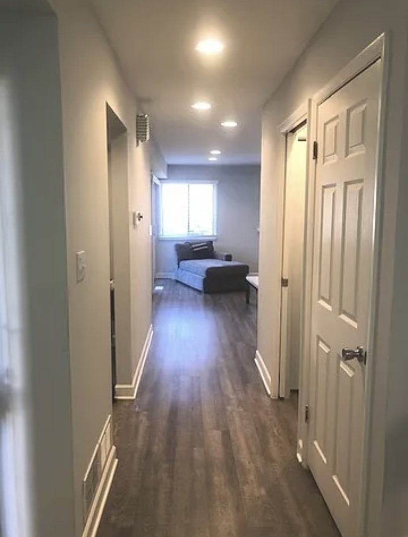 807 Hughes Place, Vernon Hills, IL 60061