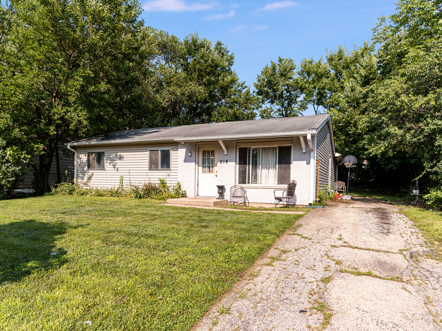 218 Bedford Road, Bolingbrook, IL 60440