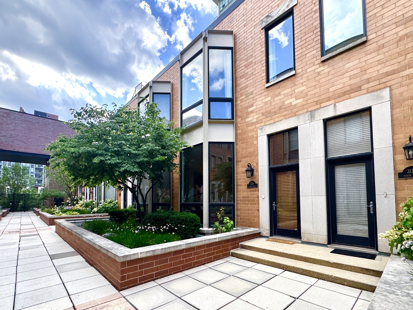 311 N Union Avenue #B, Chicago, IL 60661