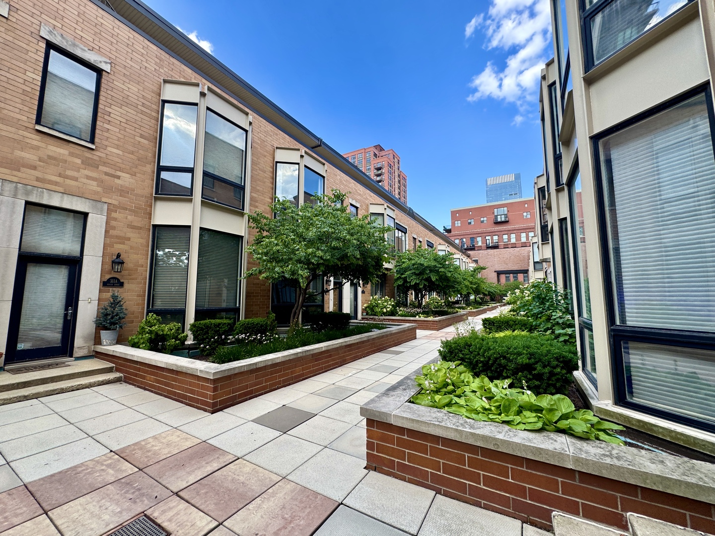 311 N Union Avenue #B, Chicago, IL 60661