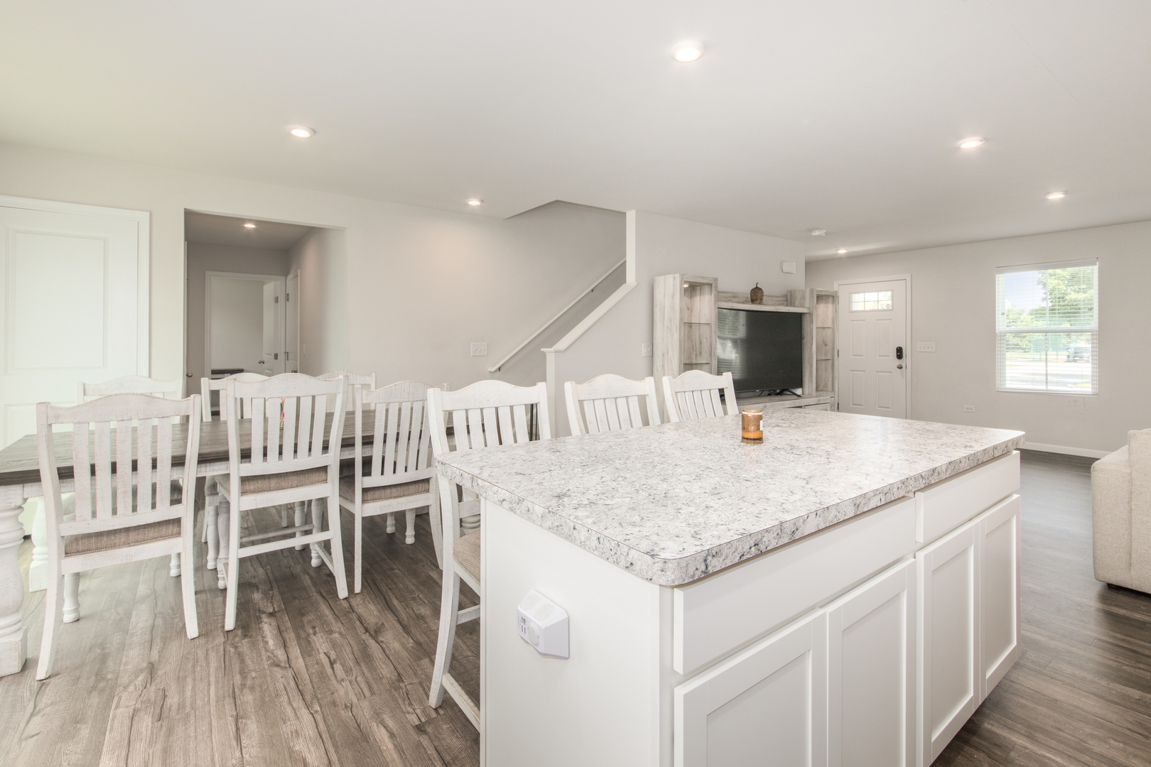 411 E Meadowdale Circle, Hampshire, IL 60140