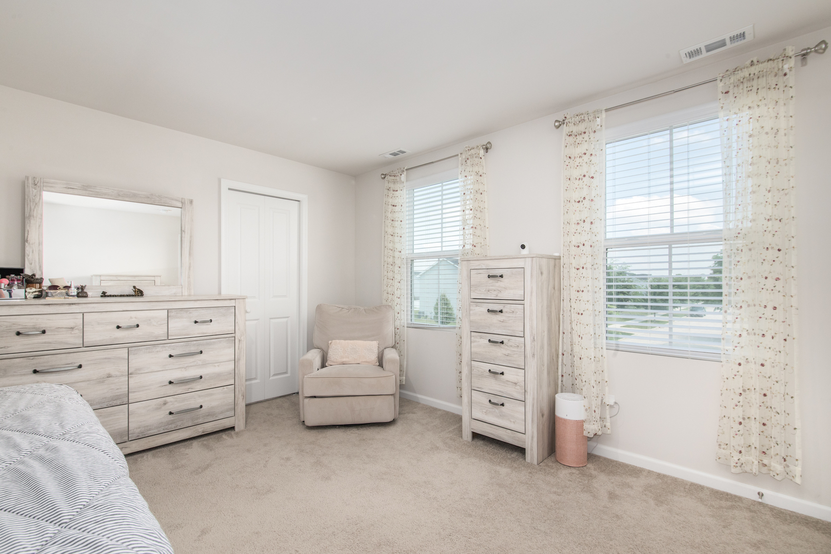 411 E Meadowdale Circle, Hampshire, IL 60140