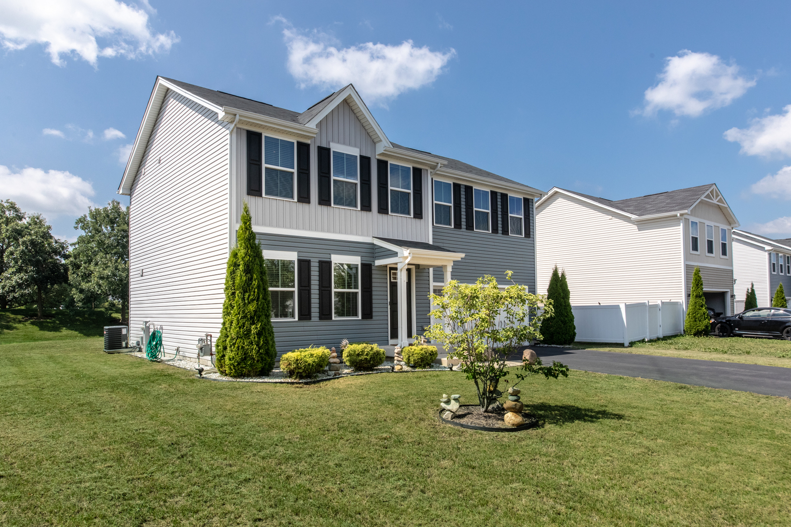 411 E Meadowdale Circle, Hampshire, IL 60140