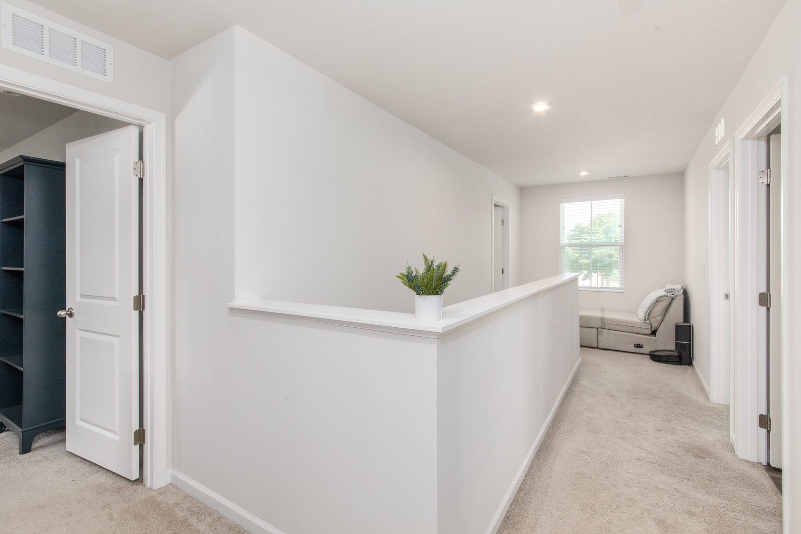 411 E Meadowdale Circle, Hampshire, IL 60140