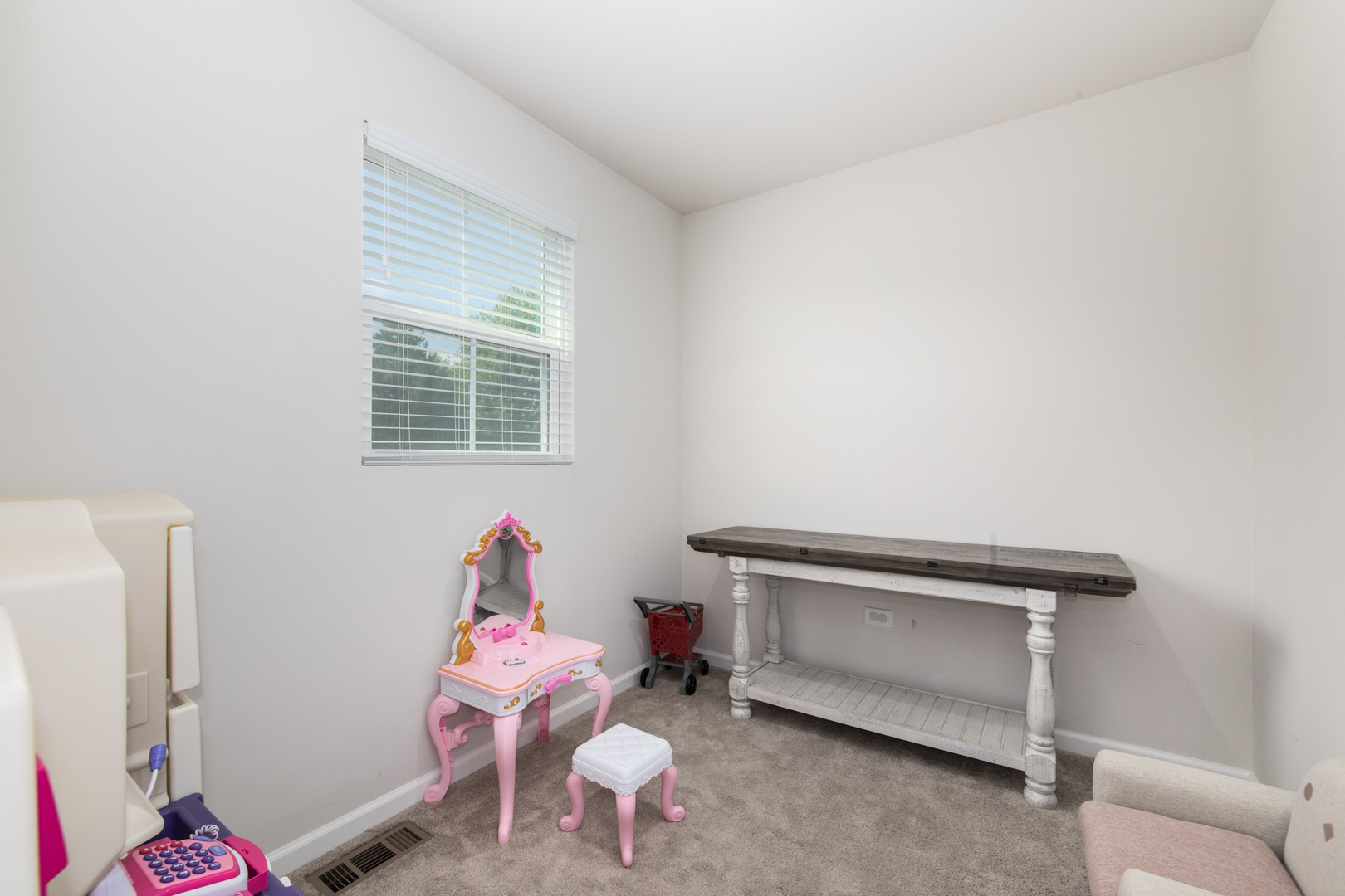 411 E Meadowdale Circle, Hampshire, IL 60140