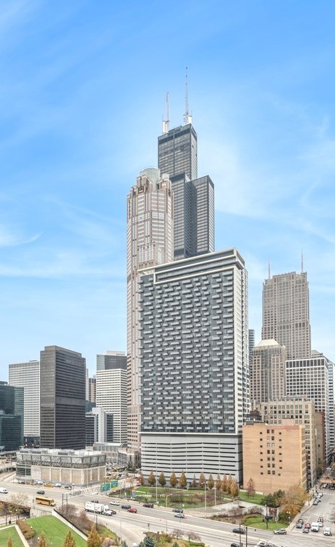 Chicago, IL 60607