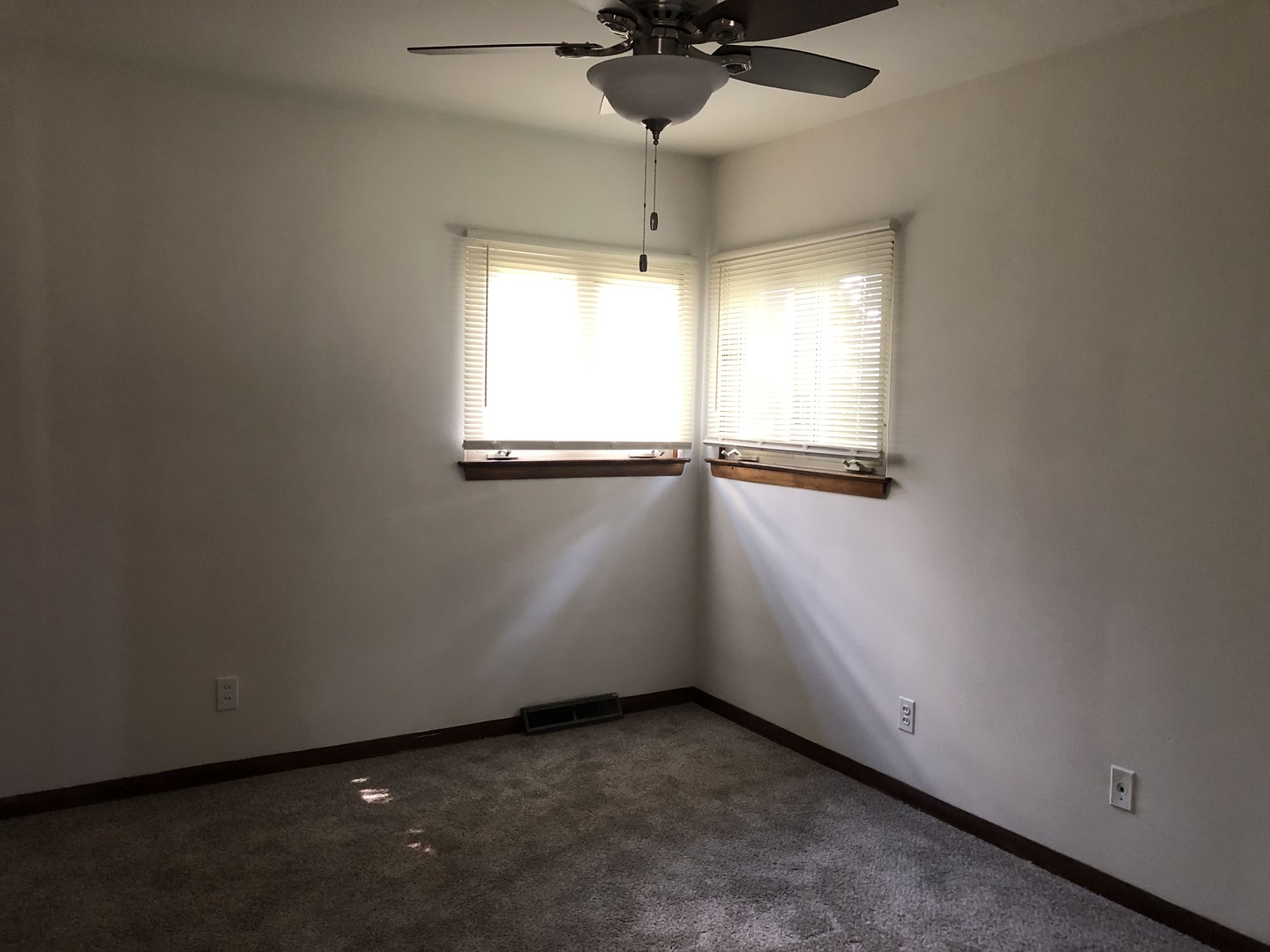 6100 S PARKSIDE Avenue, Chicago, IL 60638