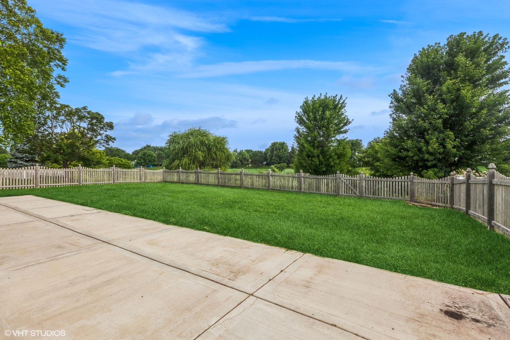 1345 Rose Avenue, Carol Stream, IL 60188
