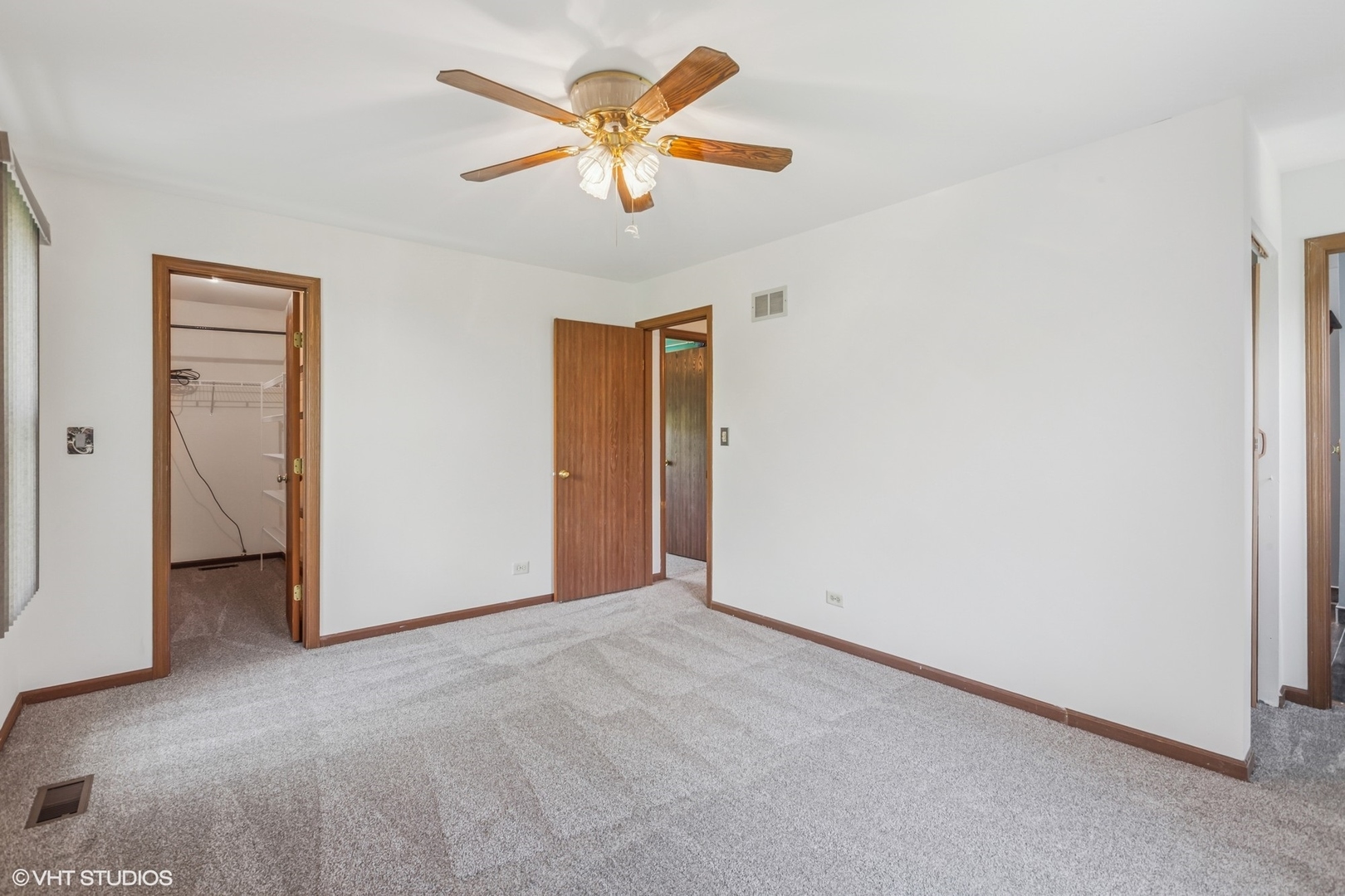 1345 Rose Avenue, Carol Stream, IL 60188