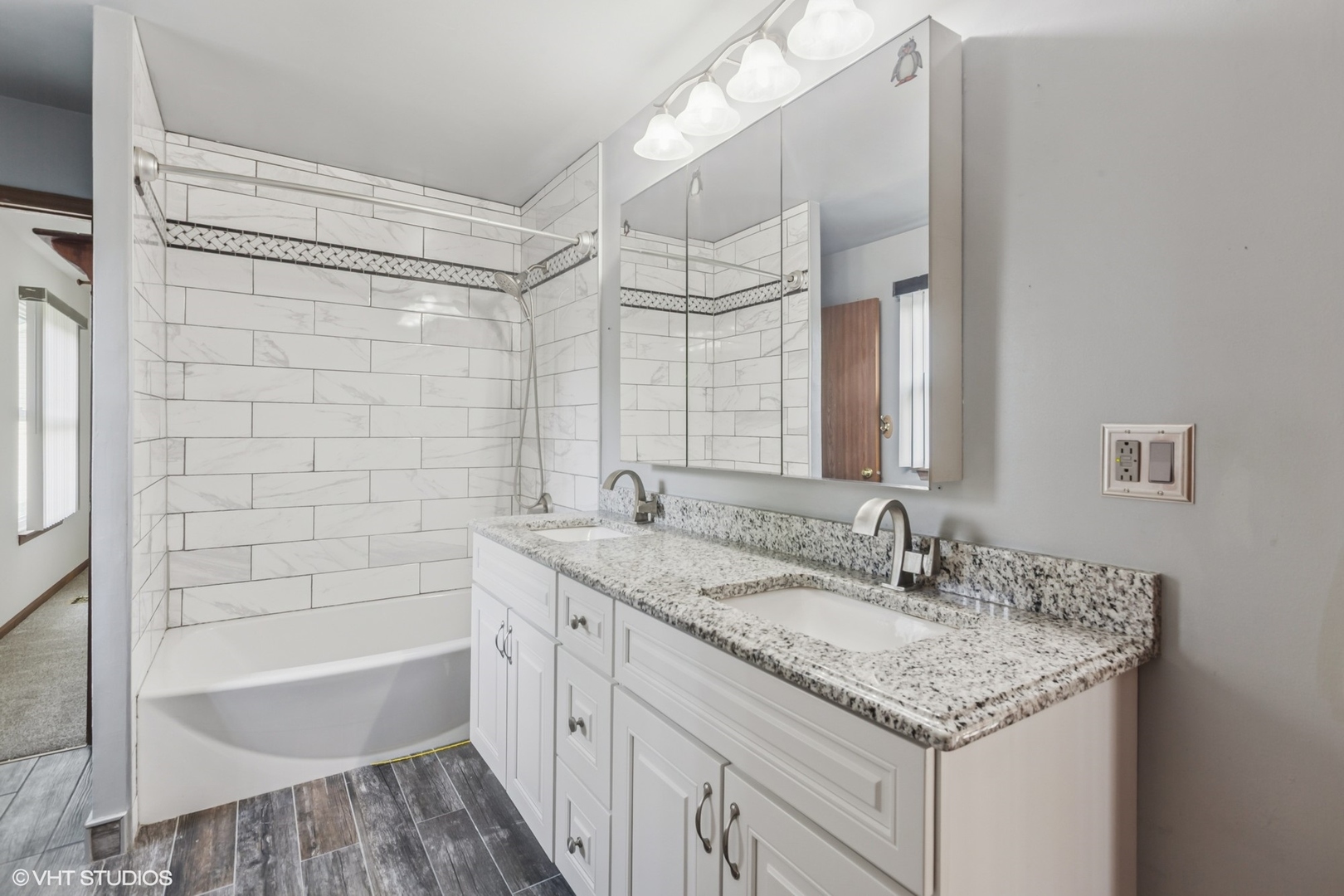 1345 Rose Avenue, Carol Stream, IL 60188