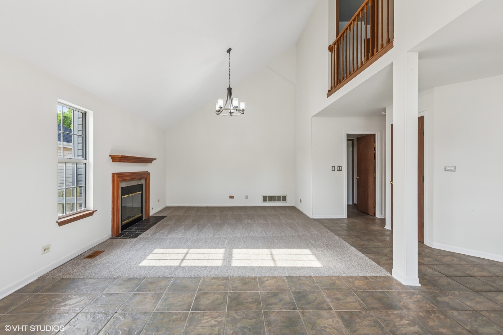 1345 Rose Avenue, Carol Stream, IL 60188