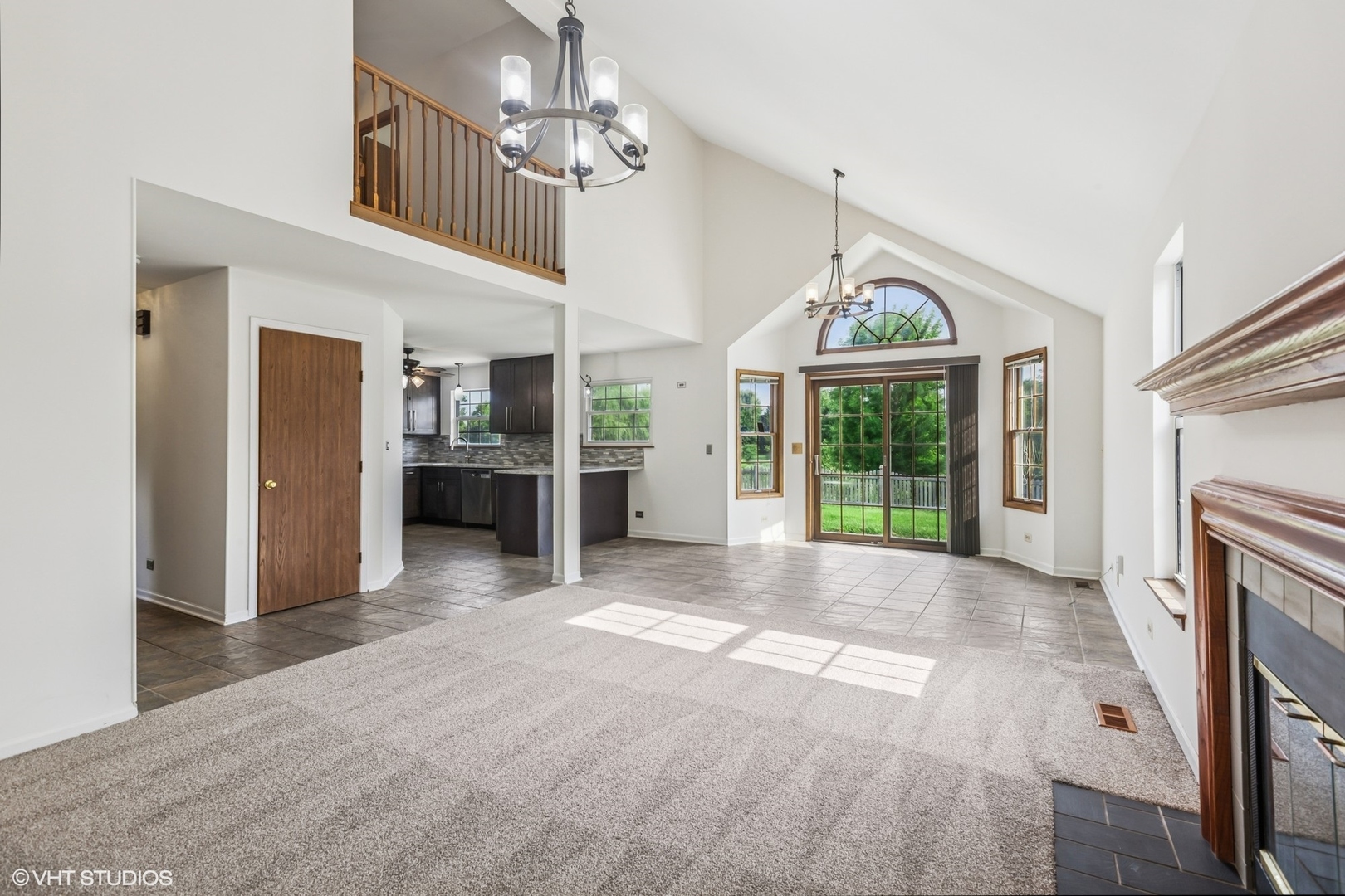 1345 Rose Avenue, Carol Stream, IL 60188