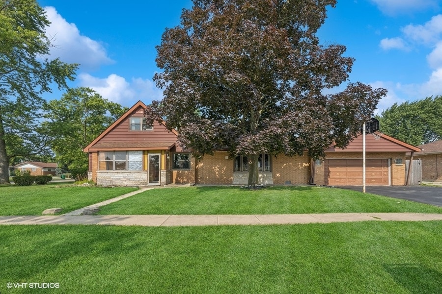 7030 W 91st Street, Bridgeview, IL 60455