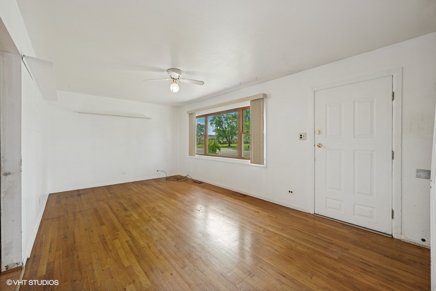7030 W 91st Street, Bridgeview, IL 60455
