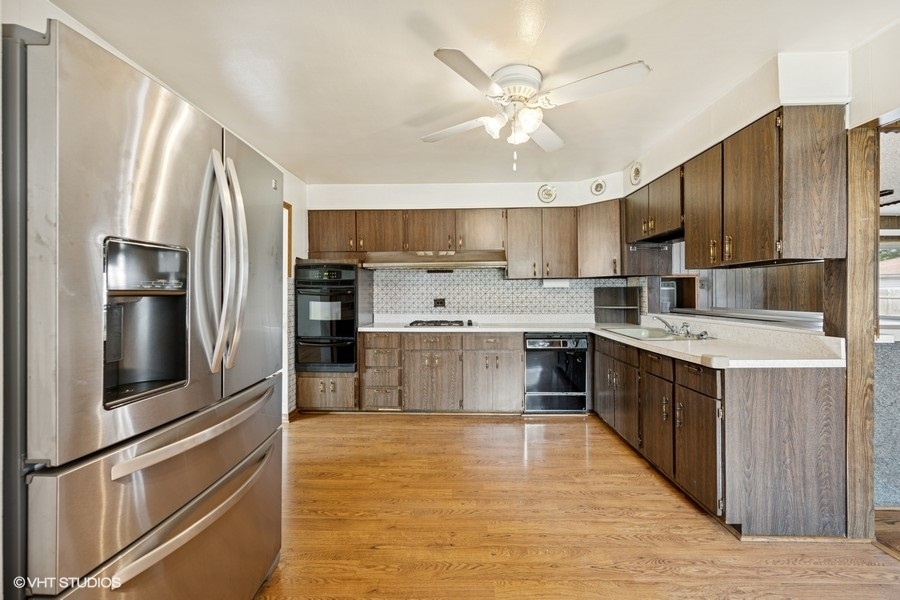 7030 W 91st Street, Bridgeview, IL 60455