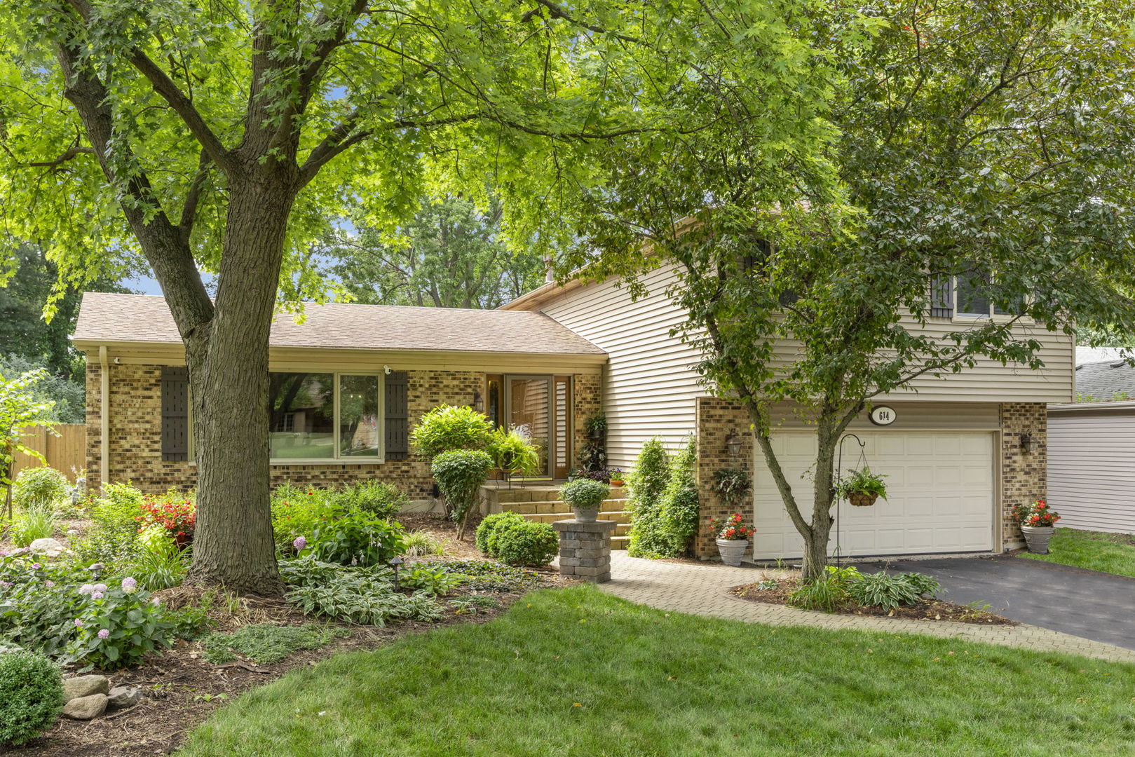 614 Bakewell Lane, Naperville, IL 60565