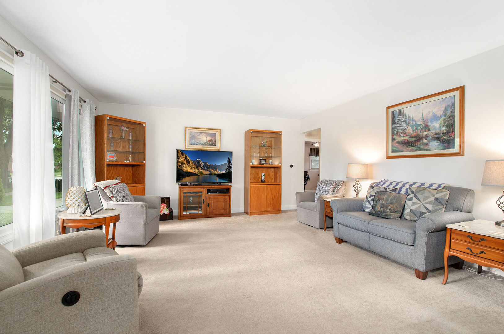404 N Elmhurst Avenue, Mount Prospect, IL 60056