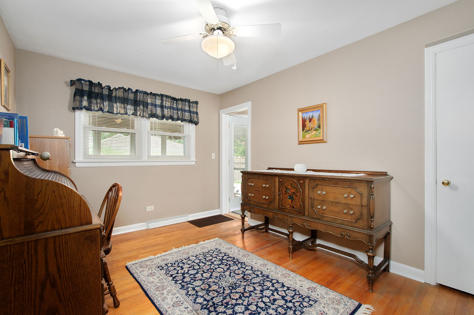 404 N Elmhurst Avenue, Mount Prospect, IL 60056