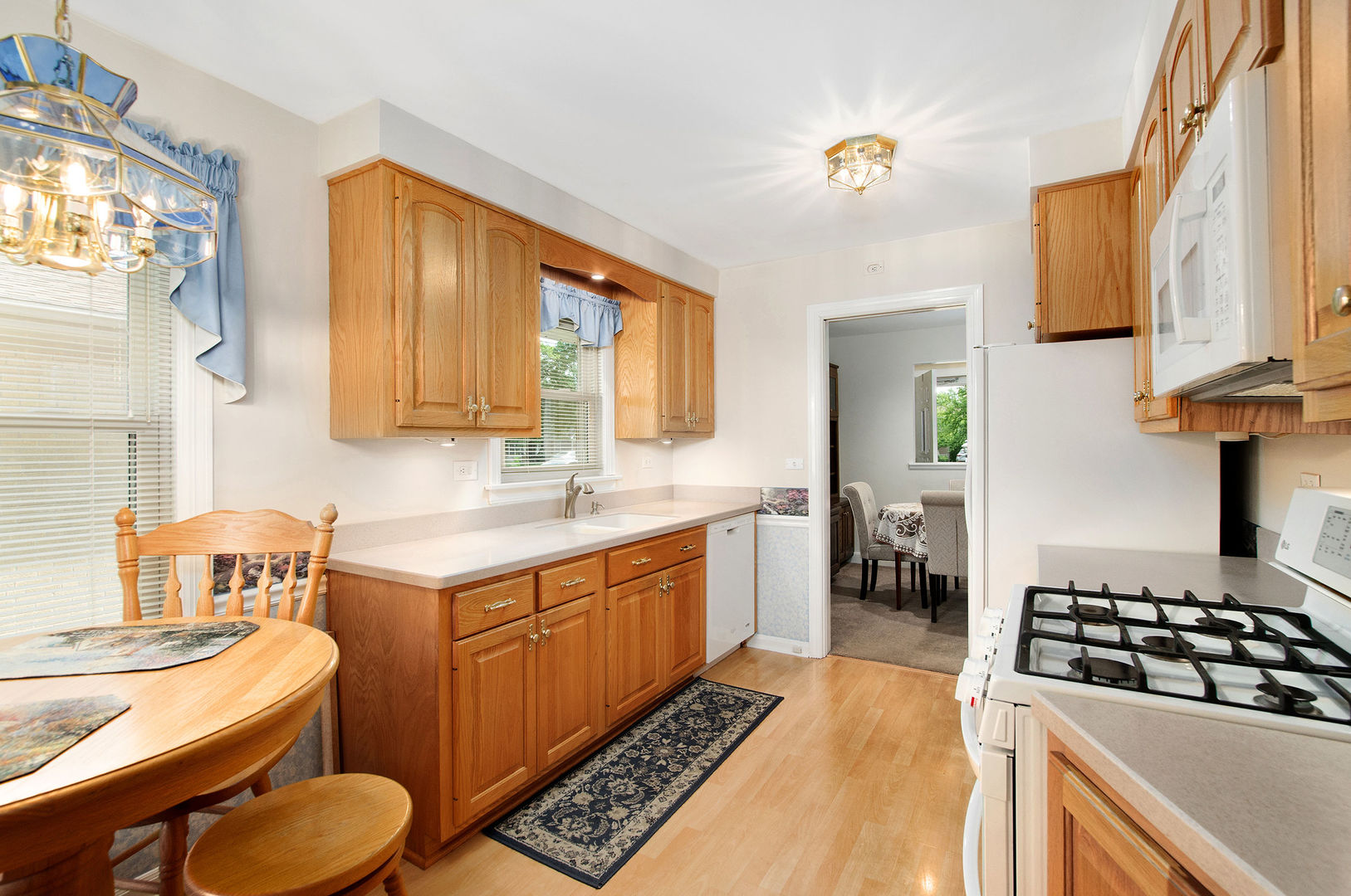 404 N Elmhurst Avenue, Mount Prospect, IL 60056