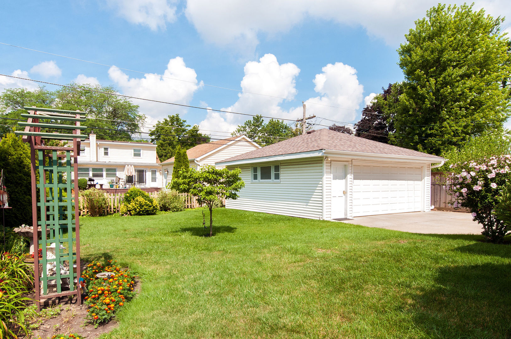 404 N Elmhurst Avenue, Mount Prospect, IL 60056