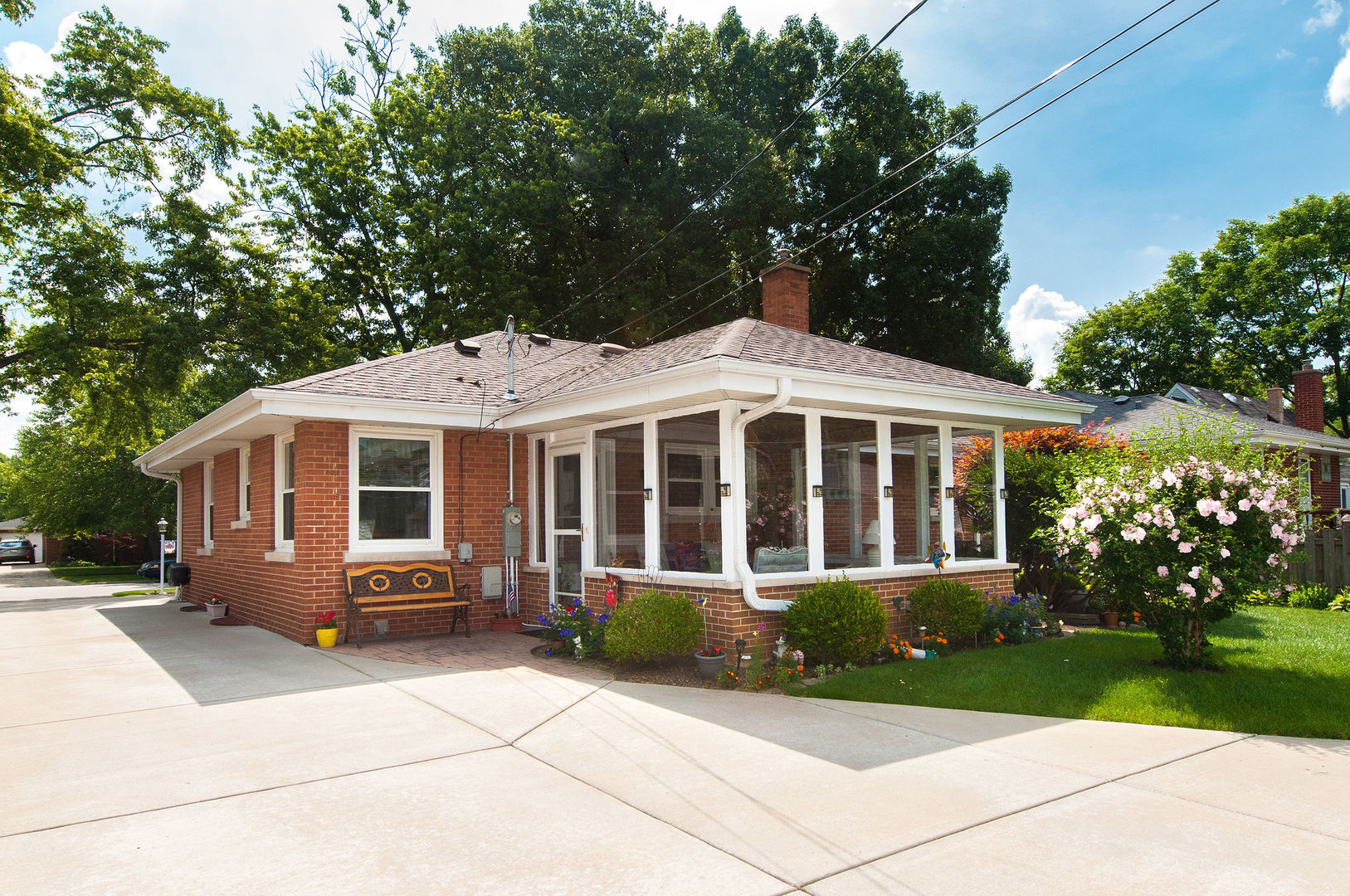 404 N Elmhurst Avenue, Mount Prospect, IL 60056