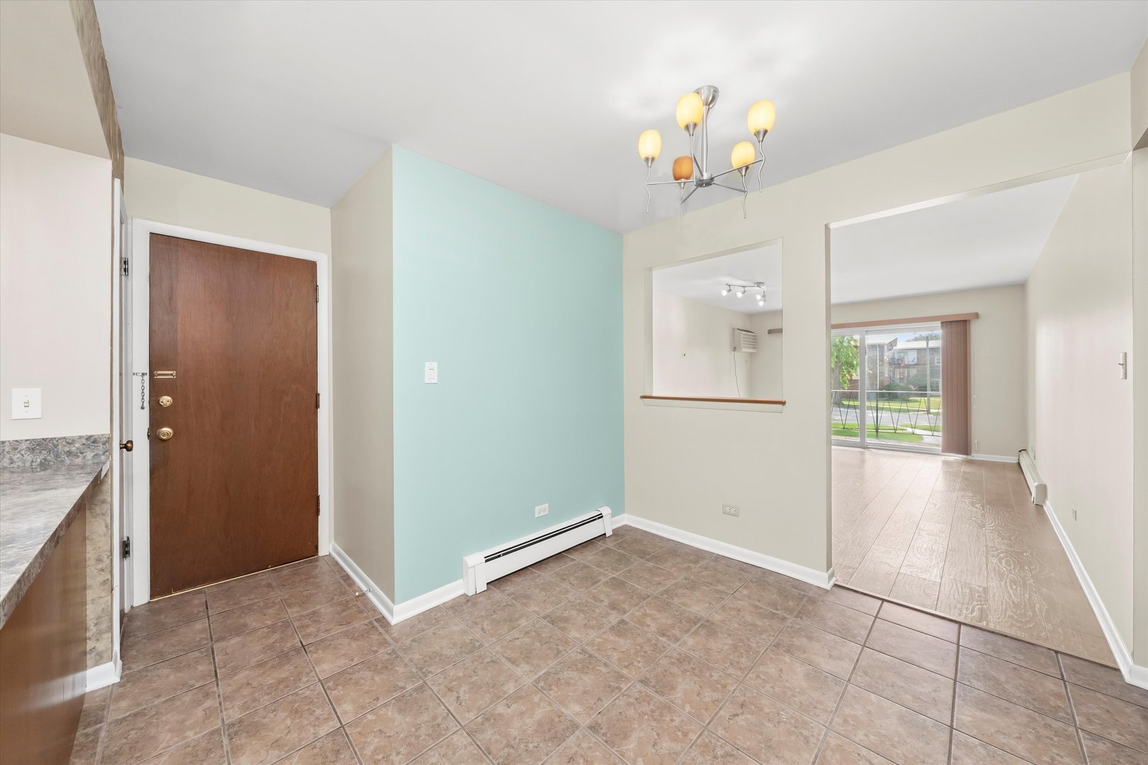 5629 6th Avenue #2A, Countryside, IL 60525