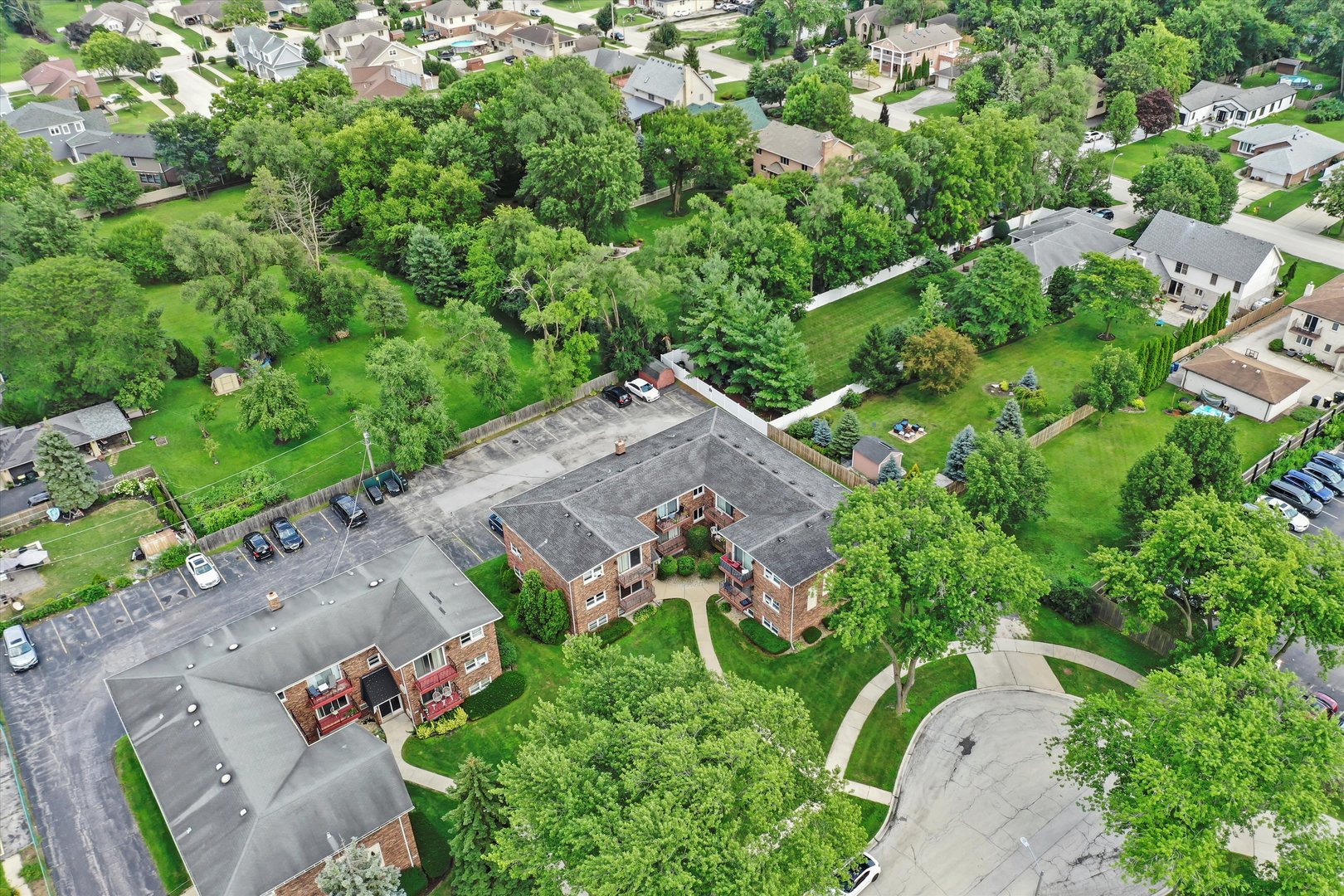 5629 6th Avenue #2A, Countryside, IL 60525