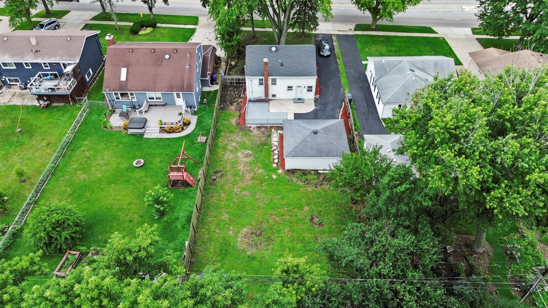 221 S Park Boulevard, Glen Ellyn, IL 60137