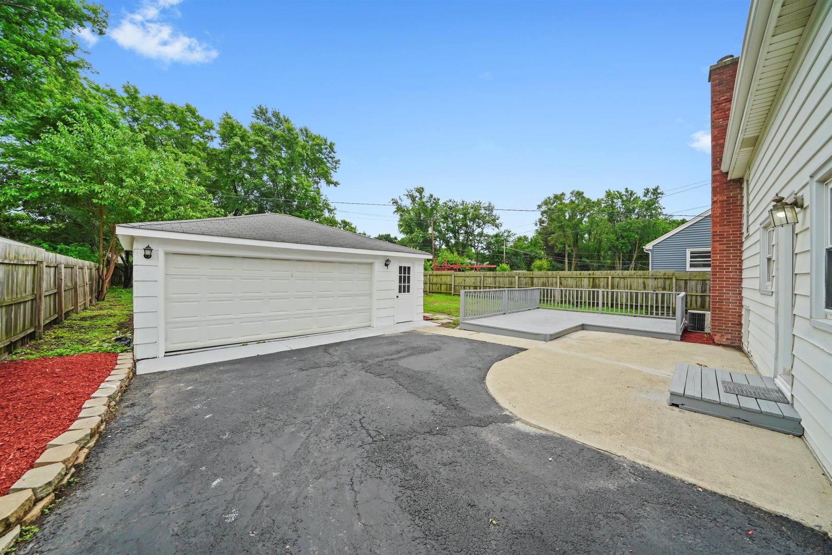 221 S Park Boulevard, Glen Ellyn, IL 60137